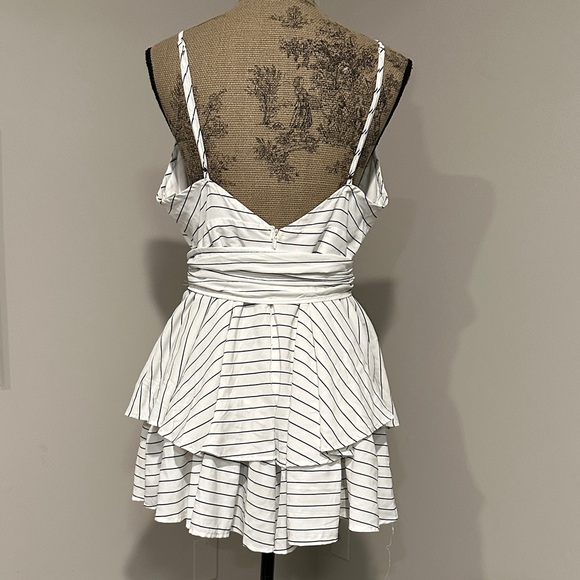Revamped White Striped Sleeveless shorts romper with bow size large - Picture 2 of 10